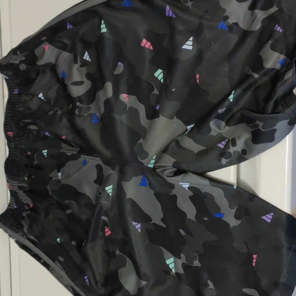 adidas Black Camo Athletic Shorts Kids 18/20 - Picture 4 of 5